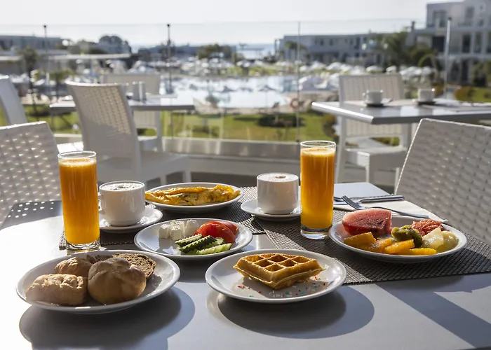 Asterias فندق 5*